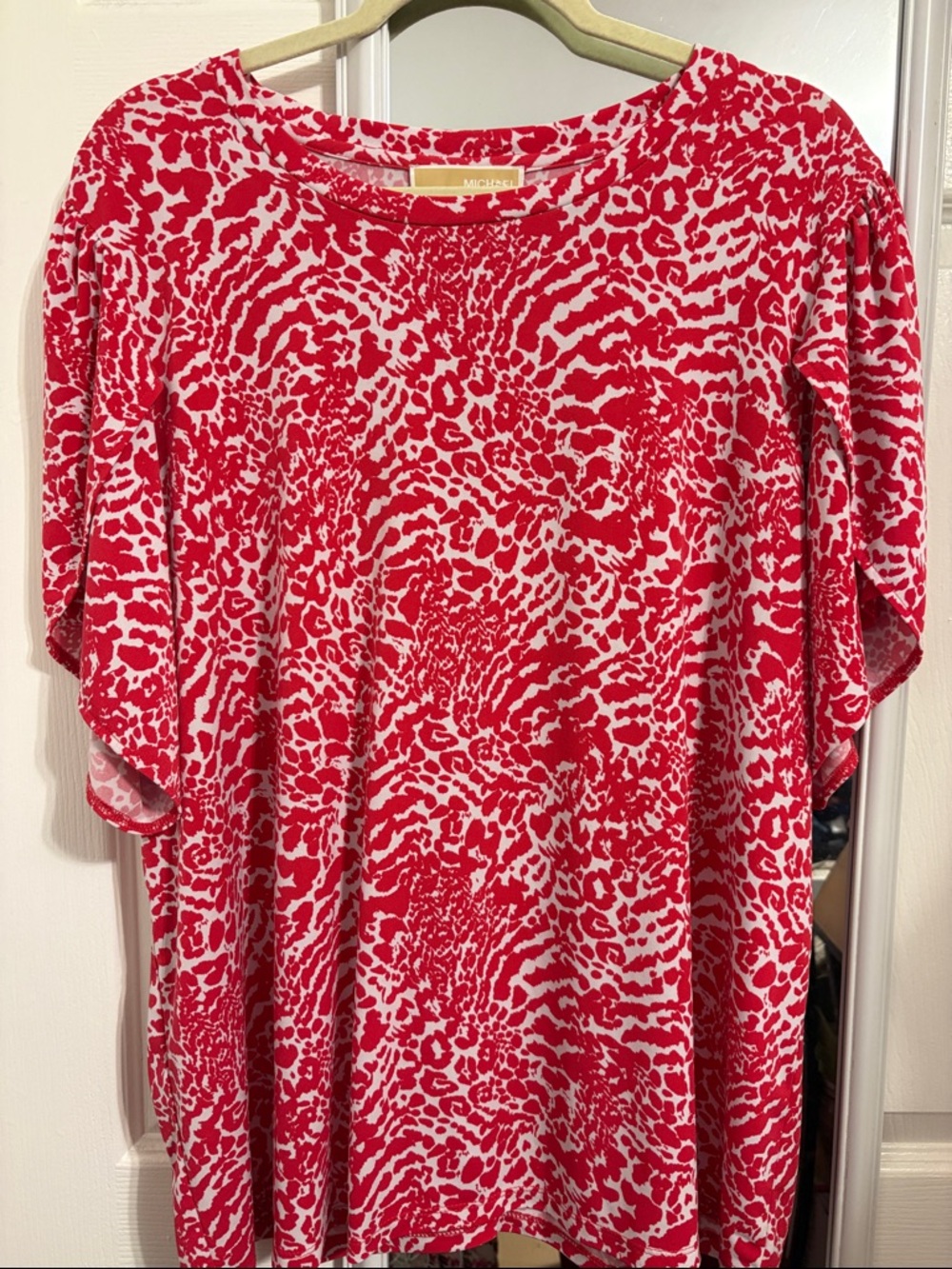 Michael Kors Red and White Animal-Print Short Sleeve Tee 2X Pit to Pit 26 in